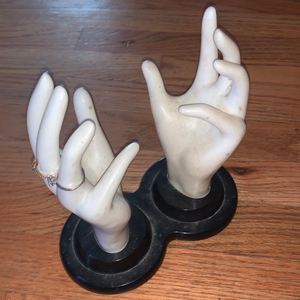 Beautiful Ring Holder Hands Structure Final Price… - image 1